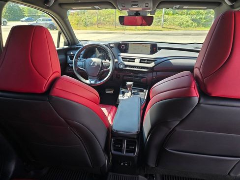 Used 2019 Lexus UX 200 F Sport FWD image 22