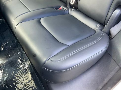 Used 2021 Tesla Model Y Long Range image 28