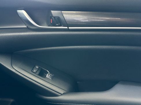 Used 2022 Honda Accord Sport image 18