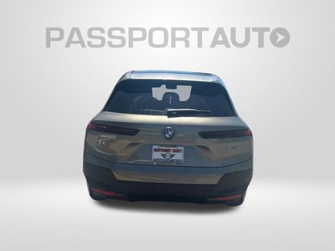 Used 2025 BMW iX xDrive50 w/ Premium Package AWD/4WD image 7
