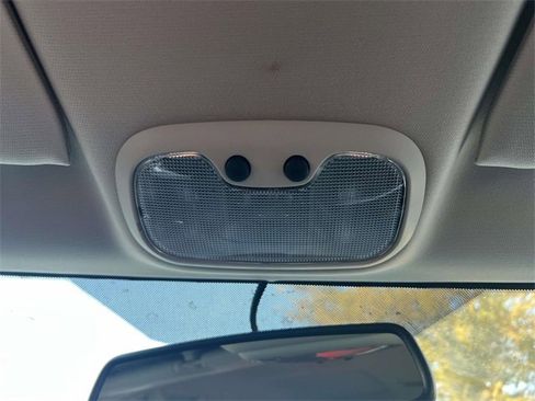 Used 2017 Jeep Compass Latitude image 29