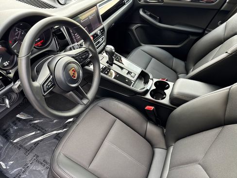 Certified 2026 Porsche Macan image 4