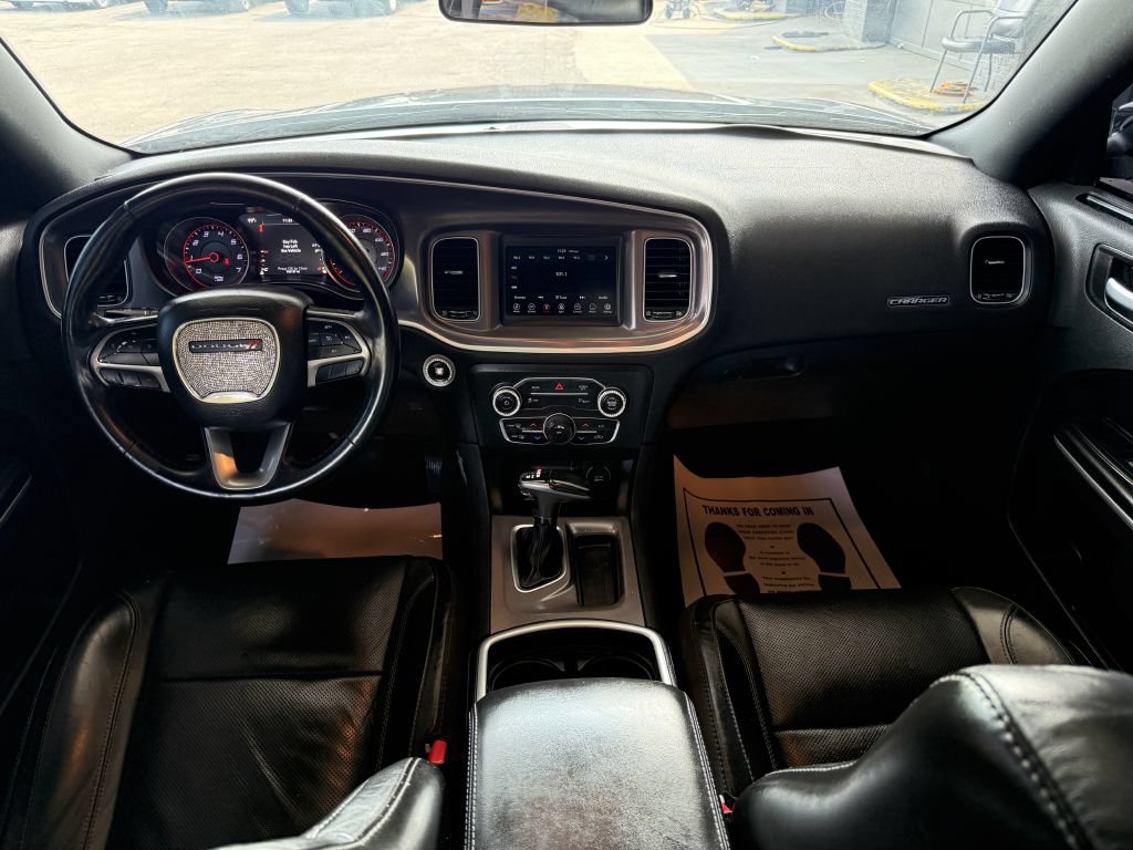 Used 2019 Dodge Charger SXT w/ Leather Interior Group RWD image 13