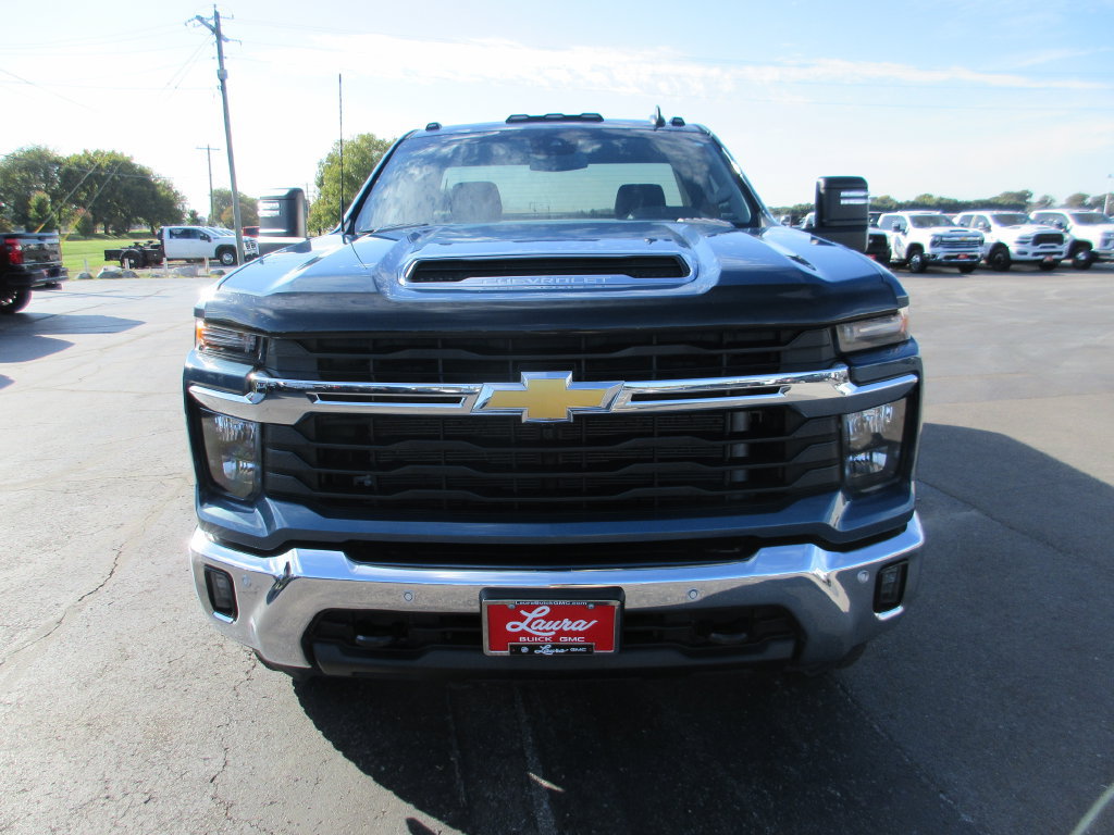 Certified 2025 Chevrolet Silverado 3500 LT AWD/4WD image 14