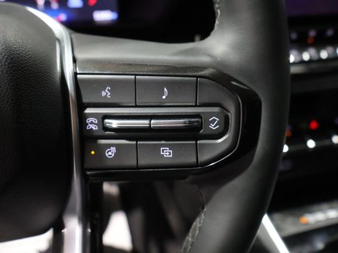 Used 2025 Chevrolet Colorado Trail Boss image 35