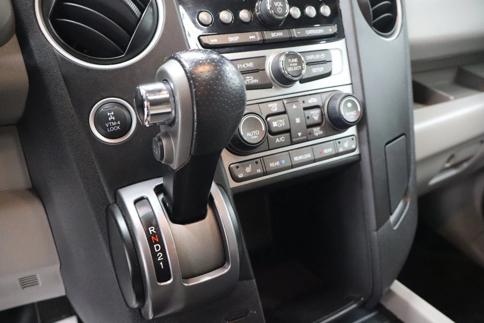 Used 2014 Honda Pilot EX-L image 32