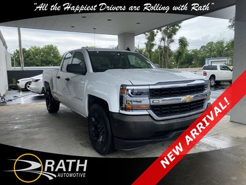 Used 2018 Chevrolet Silverado 1500 W/T w/ WT Convenience Package AWD/4WD image 4