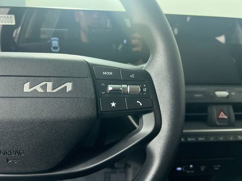 New 2025 Kia K4 LXS image 19