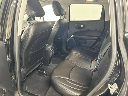 Used 2018 Jeep Compass Latitude w/ Popular Equipment Group AWD/4WD image 19