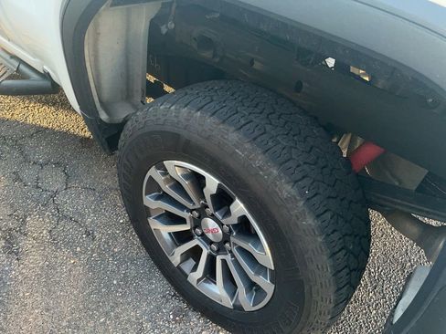 Used 2020 GMC Sierra 1500 AT4 w/ AT4 Premium Package image 11