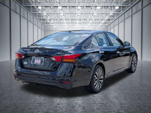 Certified 2024 Nissan Altima 2.5 SV FWD image 8
