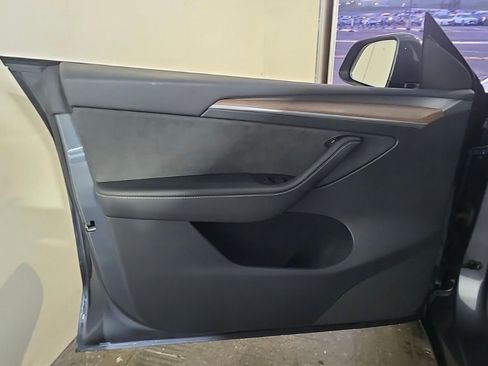 Used 2023 Tesla Model Y Long Range image 8