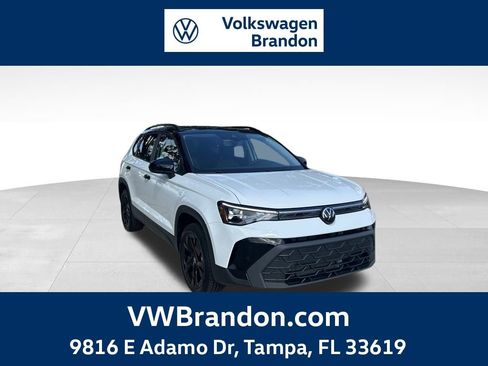 New 2026 Volkswagen Taos SE image 1