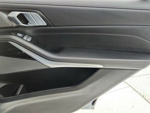 Used 2024 BMW X7 xDrive40i w/ M Sport Package image 27