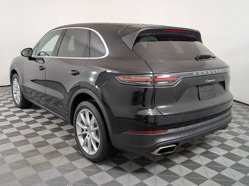 Used 2023 Porsche Cayenne image 3