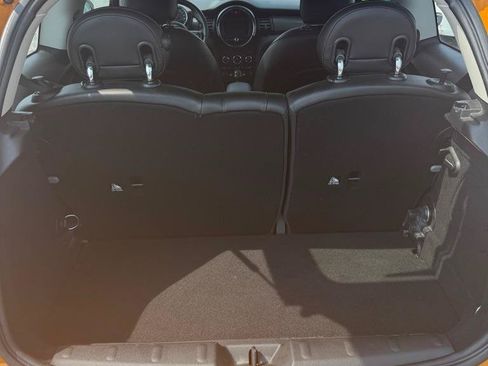 Used 2018 MINI Cooper 2-Door Hardtop w/ Cold Weather Package FWD image 7