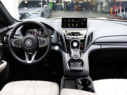 Used 2025 Acura RDX SH-AWD image 18