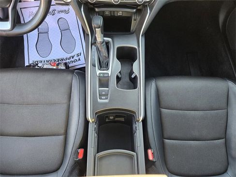 Used 2018 Honda Accord Sport image 31