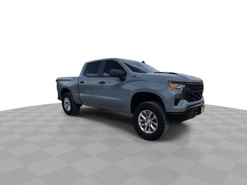 Used 2024 Chevrolet Silverado 1500 Custom Trail Boss AWD/4WD image 2