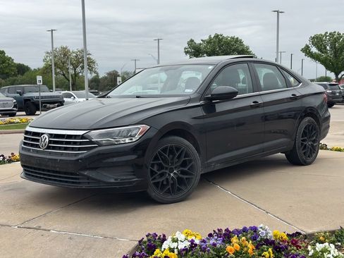 Used 2020 Volkswagen Jetta SE w/ SE Cold Weather Package image 6