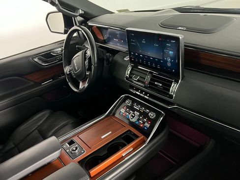 Used 2024 Lincoln Navigator Reserve image 36