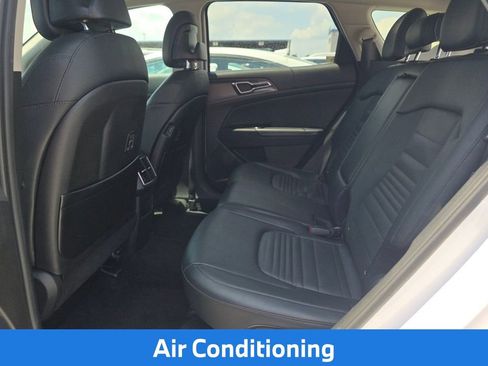 Used 2024 Kia Sportage SX FWD image 11