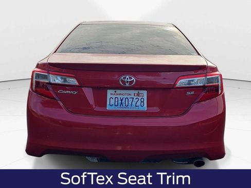 Used 2014 Toyota Camry SE w/ Moonroof Package FWD image 5