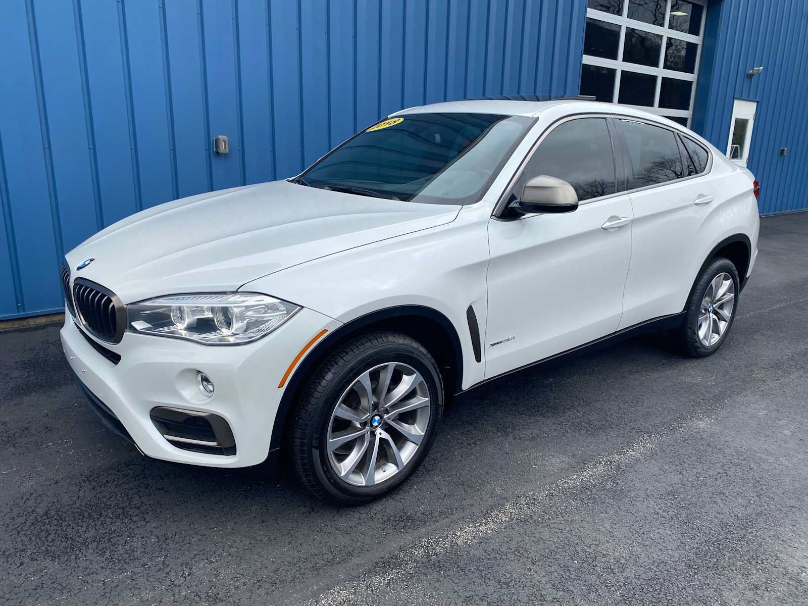 Used 2018 BMW X6 M50i AWD/4WD image 2