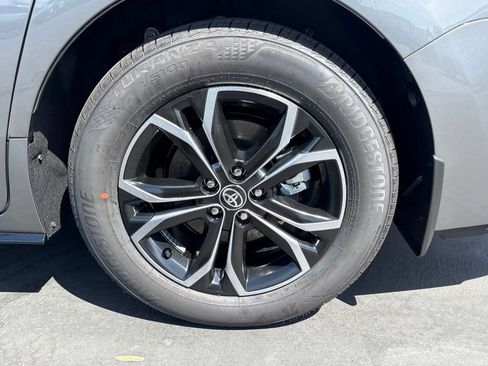 New 2026 Toyota Sienna Platinum AWD/4WD image 16