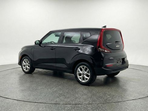 Used 2025 Kia Soul LX w/ LX Technology Package FWD image 6