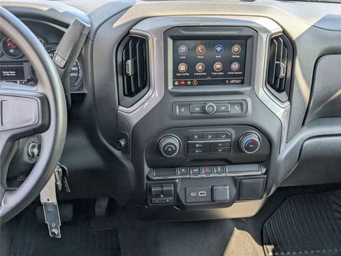 Used 2022 Chevrolet Silverado 1500 Custom AWD/4WD image 17