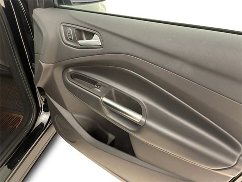 Used 2018 Ford Escape SE w/ Ford Safe & Smart Package image 15