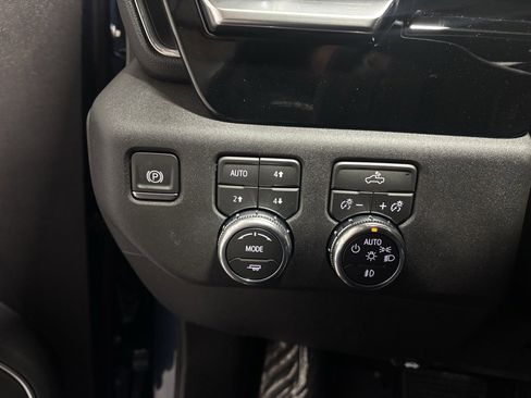 New 2026 GMC Sierra 1500 Elevation image 13