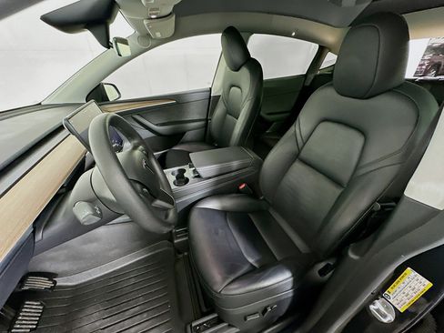 Used 2024 Tesla Model Y 2WD image 13