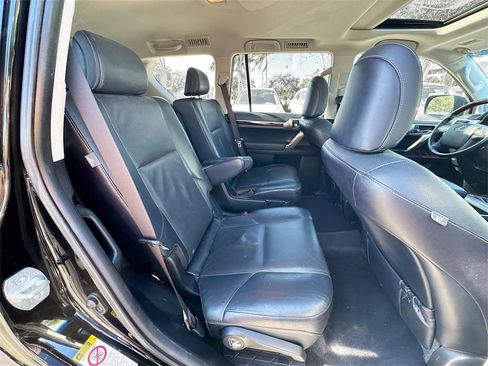 Used 2018 Lexus GX 460 image 29