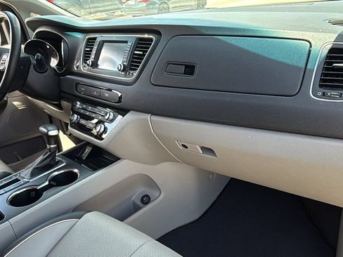Used 2020 Kia Sedona EX FWD image 41