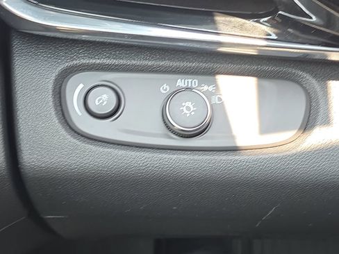 Used 2025 Buick Envista Sport Touring w/ Convenience I Package FWD image 28
