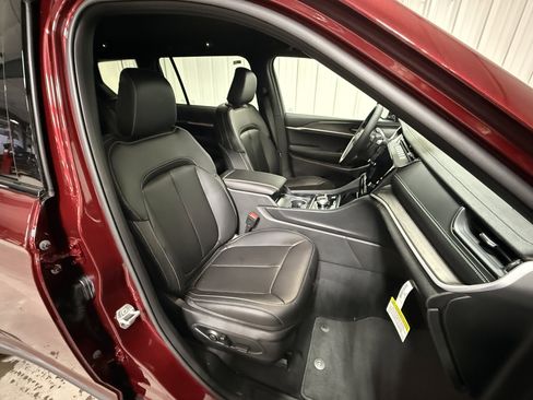 New 2026 Jeep Grand Cherokee L Limited image 15