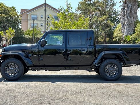 New 2025 Jeep Gladiator Sport AWD/4WD image 6
