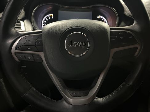 Used 2022 Jeep Grand Cherokee Laredo X image 21