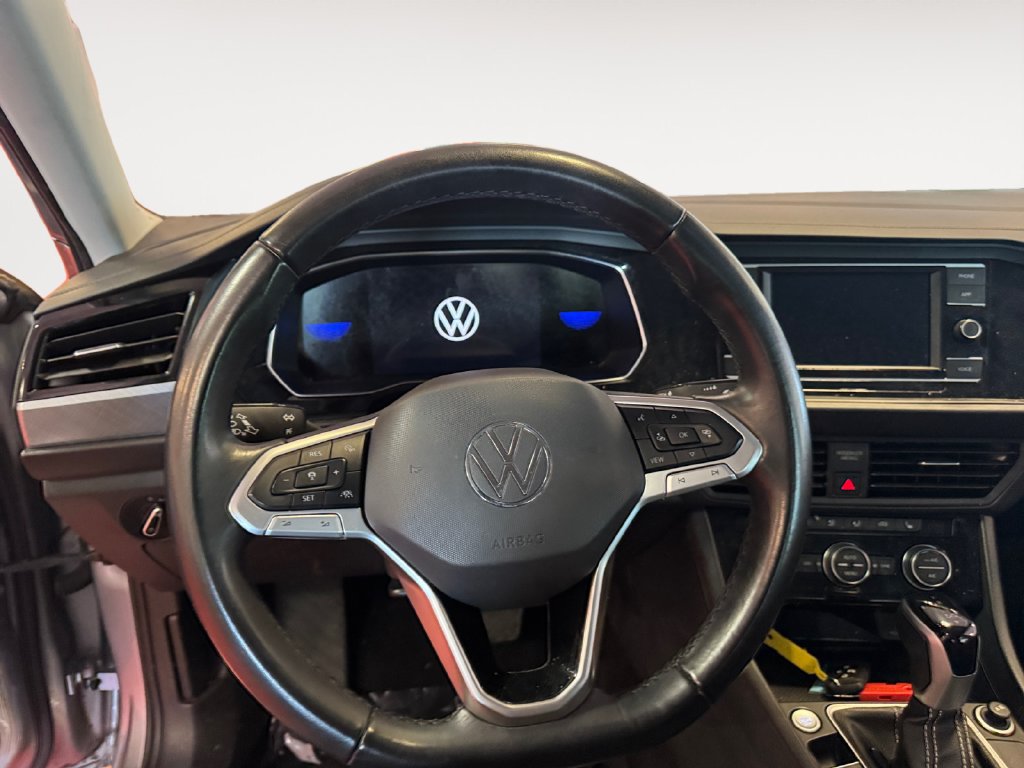 Used 2024 Volkswagen Jetta SE FWD image 12
