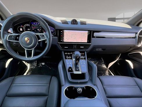 Used 2023 Porsche Cayenne Platinum Edition AWD/4WD image 7