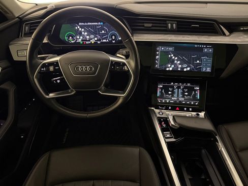 Used 2024 Audi Q8 e-tron Premium Plus w/ Premium Plus Package AWD/4WD image 30