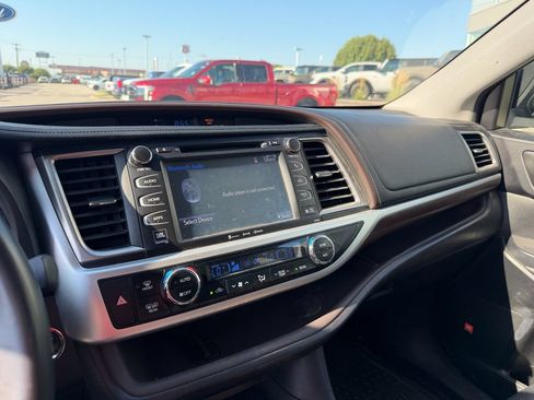 Used 2016 Toyota Highlander Limited AWD/4WD image 14