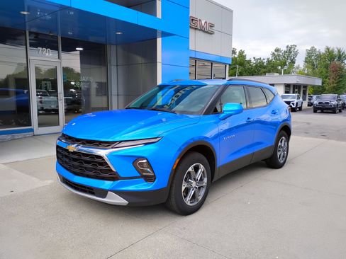 Used 2024 Chevrolet Blazer LT w/ Convenience Package FWD image 13
