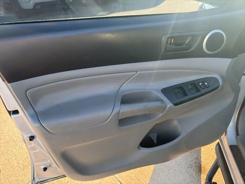 Used 2012 Toyota Tacoma 4x4 Double Cab image 12