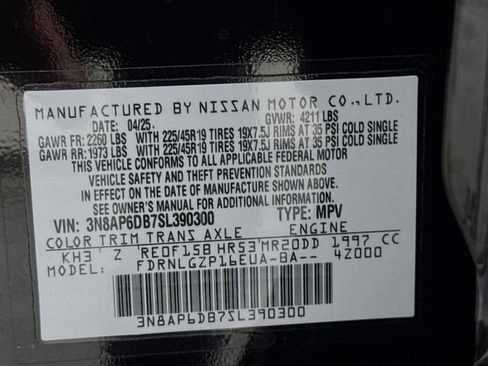 Certified 2025 Nissan Kicks SR image 30