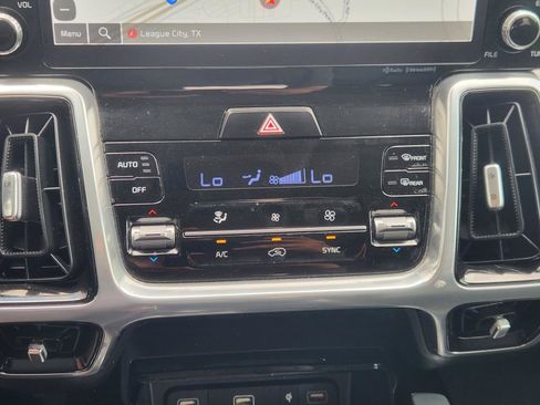 Used 2023 Kia Sorento SX FWD image 18