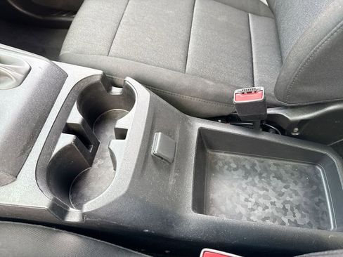 Used 2024 Chevrolet Colorado W/T image 21