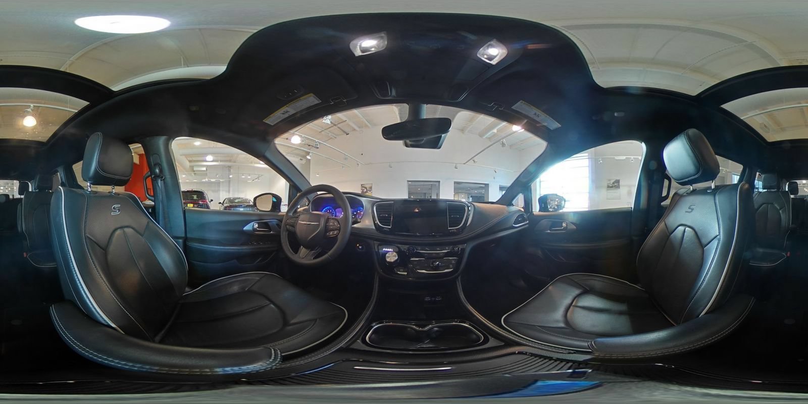 Used 2025 Chrysler Pacifica Limited FWD image 45